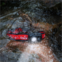 Fenix HL16 – lekka latarka czołowa 450 lm do biegania i outdooru